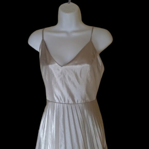 MARCIANO Mettalic Silver Satin Dress Size 8 NEW NWT - Picture 3 of 5